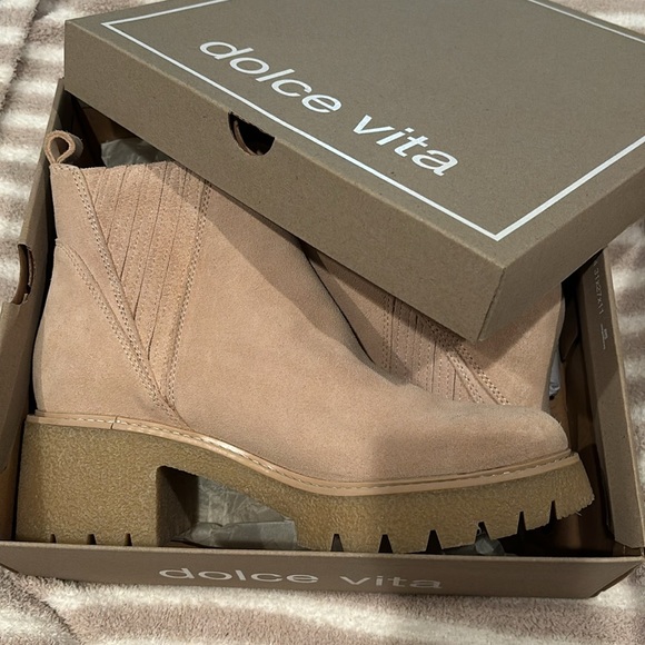 Dolce Vita Harte H2O Waterproof Chelsea Boot New In Box size 9.5 NEVER WORN - Picture 7 of 8